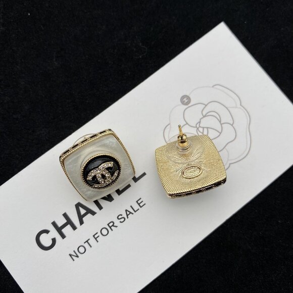 Chanel - Picture 4 of 4